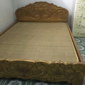 giường gỗ pơ mu cũ