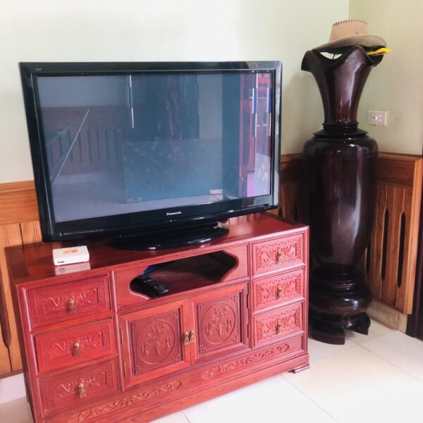 kệ tivi gỗ hương lào