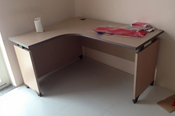 Thu mua bàn làm việc chữ L2
