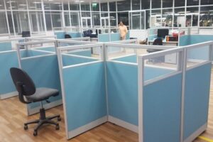 Thu mua vách ngăn bàn làm việc3