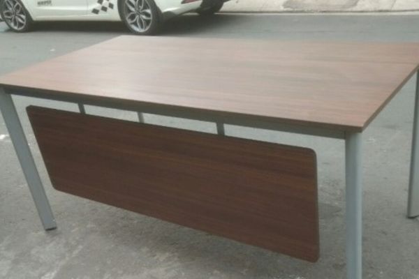Thu mua bàn làm việc 1m6 1