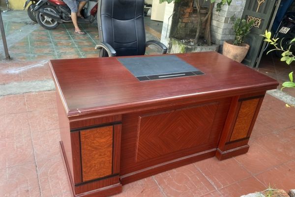 Thu mua bàn làm việc gỗ tự nhiên 1