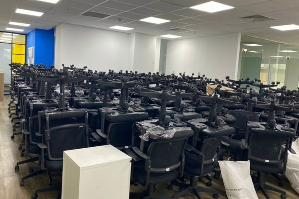 Thanh lý bàn ghế văn phòng cũ – Giá tốt, thu mua tận nơi